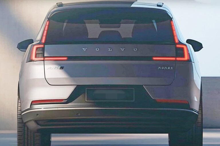 かつてのクロスカントリーがEVに進化！ボルボ「XC70」、200km電動走行の実力と新戦略に大注目