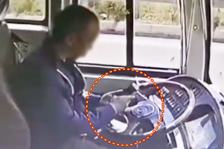 「これはもう殺人未遂では？」中国で自動運転に頼りきった運転手が130kmで無操作走行、プラットフォームの対応がさらに炎上中