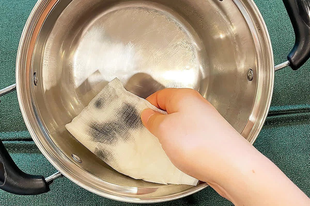Surprising Results When Cleaning Stainless Steel Pots with Vinegar