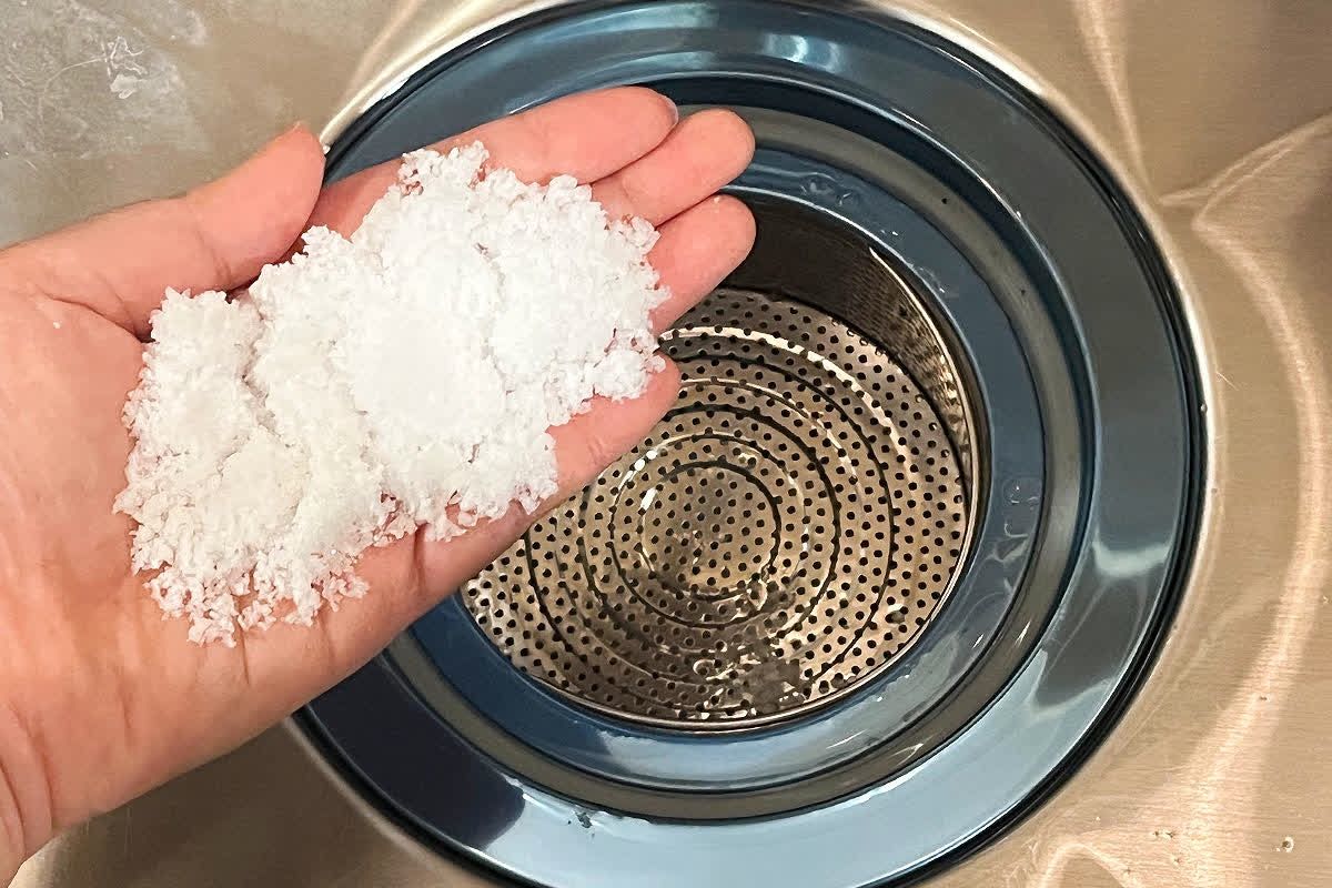 Put Handful of Salt in the Sink and THIS Happened