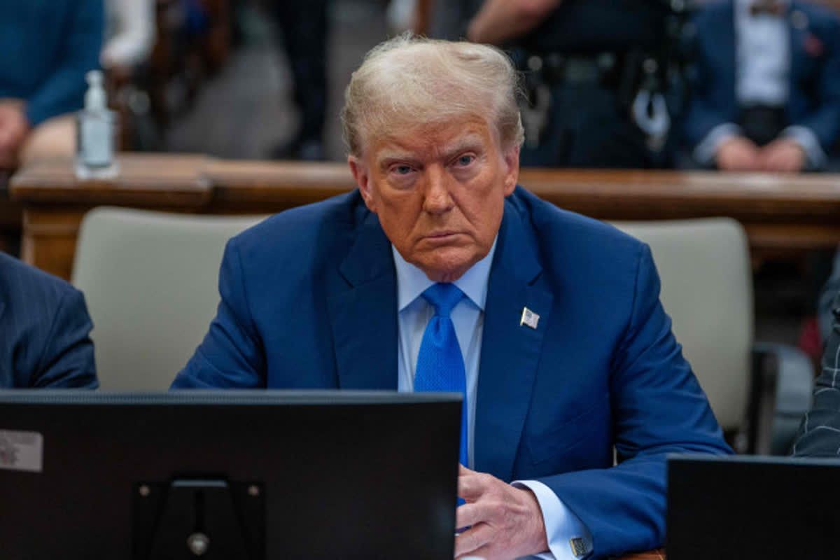 Trump's Explosive Testimony Admits Involvement in Asset Valuation Scandal(04)