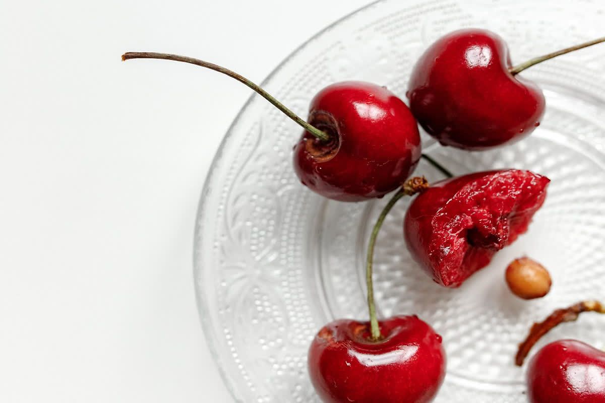 10 Amazing Benefits of Cherries Why They're a Superfood